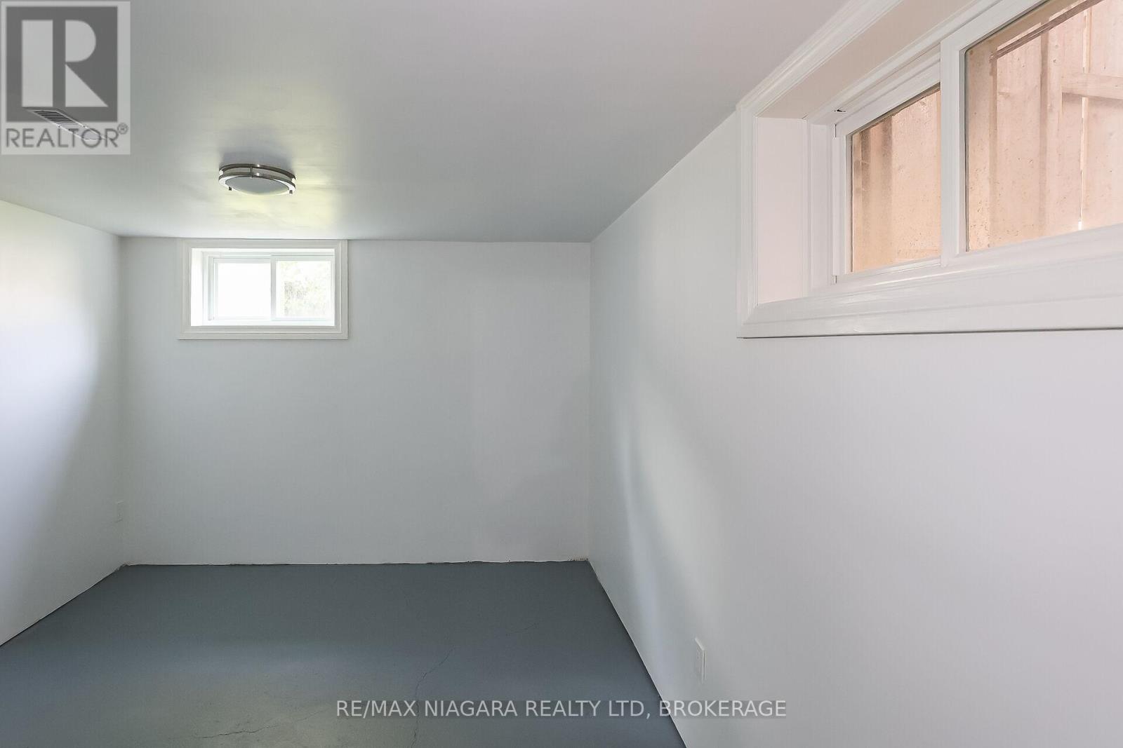 Photo 35 of 261 Vine Street, St Catharines ON