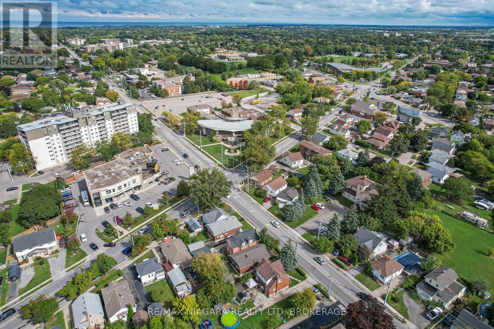 Photo 23 of 261 Vine Street, St Catharines ON