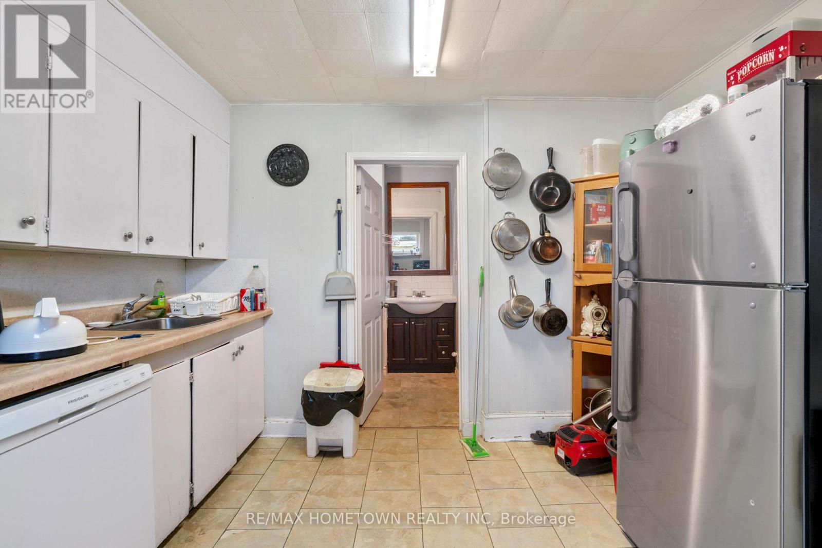 Photo 17 of 256 Ann Street, Prescott ON