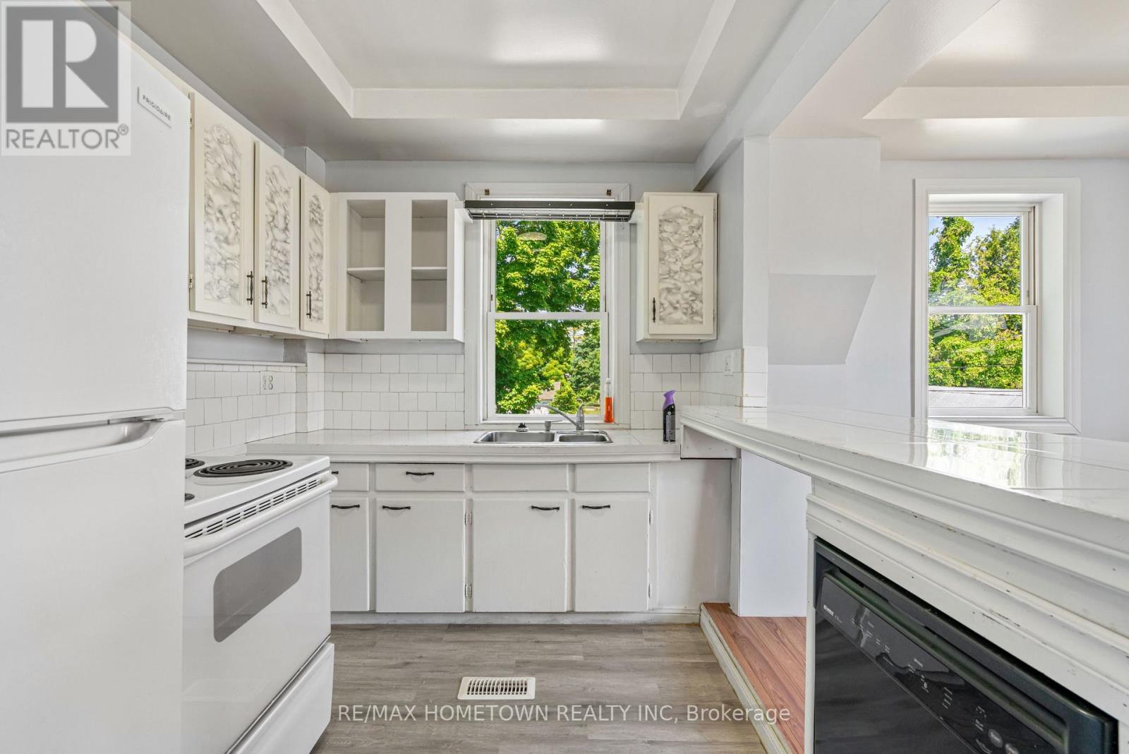 Photo 40 of 256 Ann Street, Prescott ON