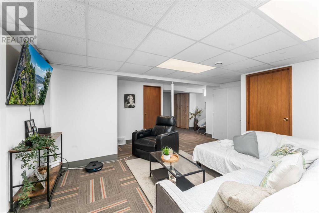 Single Family House Bungalow for Sale in  Silver Springs Hill NW Silver Springs Calgary 