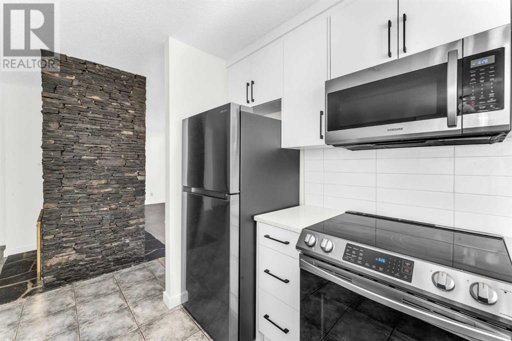 Single Family House Bungalow for Sale in  Silver Springs Hill NW Silver Springs Calgary 