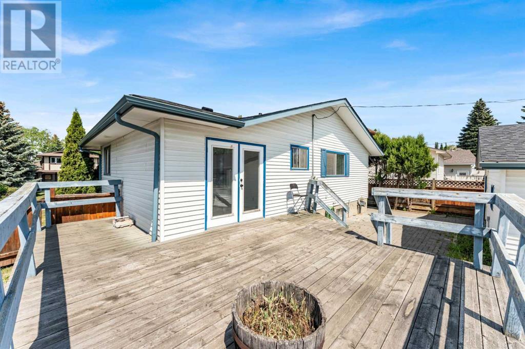 Single Family House Bungalow for Sale in  Silver Springs Hill NW Silver Springs Calgary 