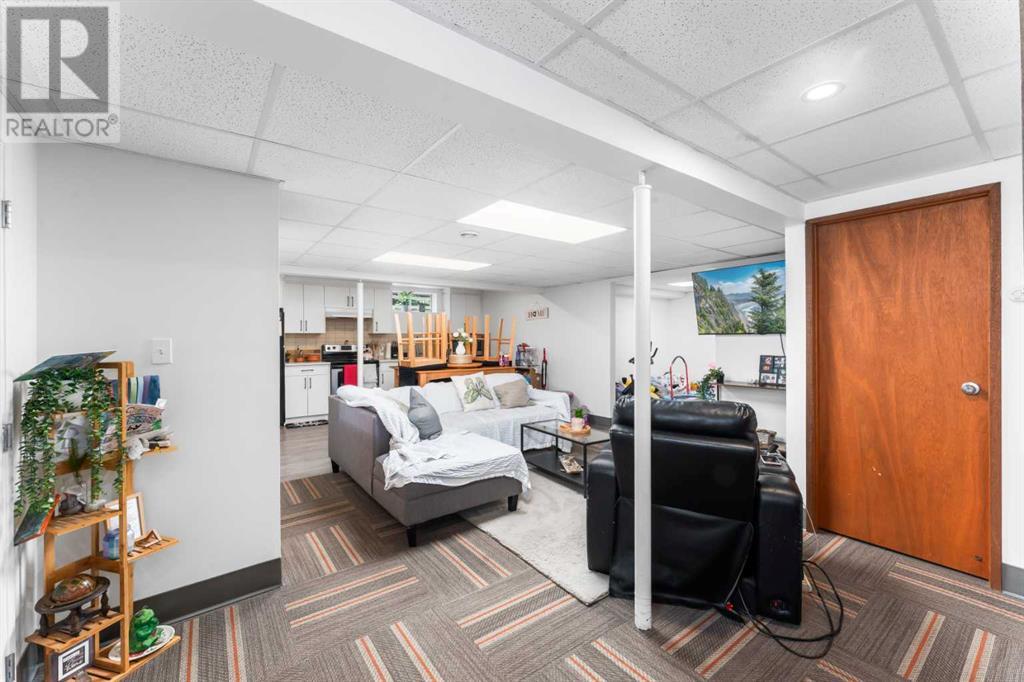 Single Family House Bungalow for Sale in  Silver Springs Hill NW Silver Springs Calgary 