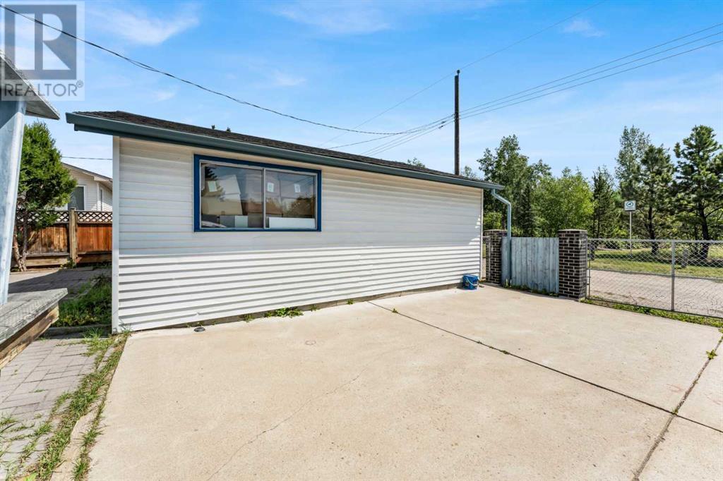Single Family House Bungalow for Sale in  Silver Springs Hill NW Silver Springs Calgary 