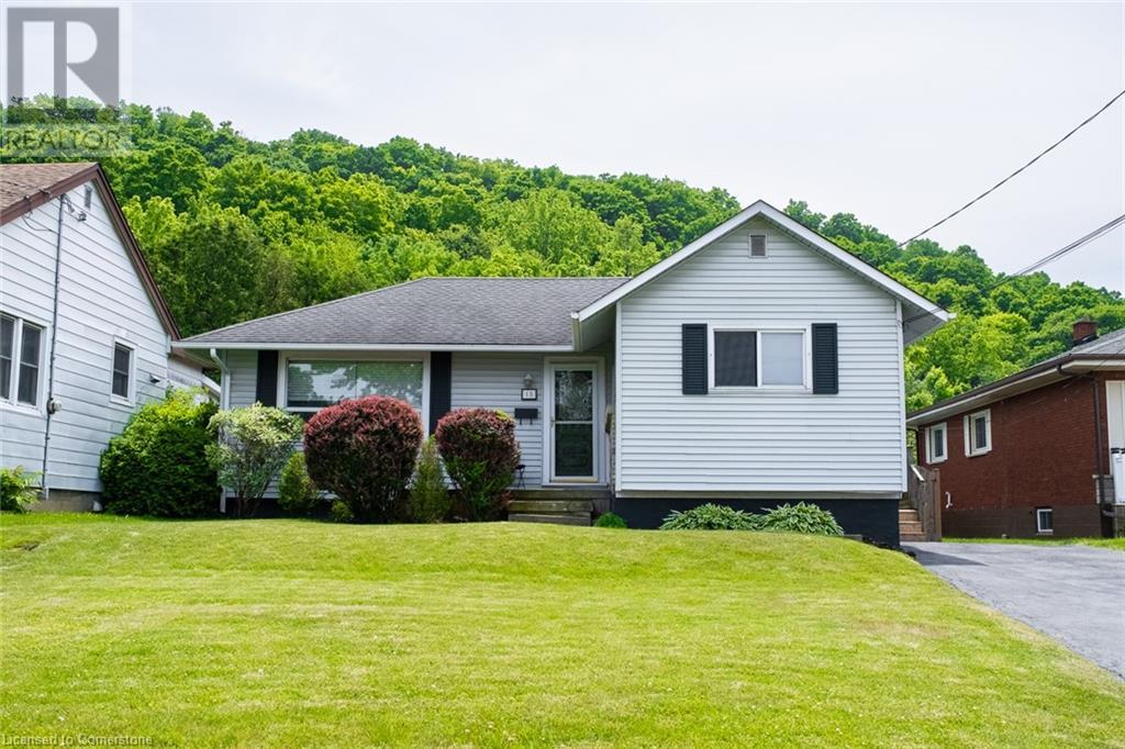 Photo 1 of 15 Alba Street, Stoney Creek ON