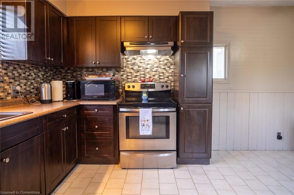Photo 12 of 15 Alba Street, Stoney Creek ON