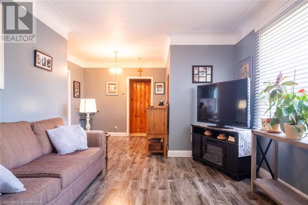 Photo 9 of 15 Alba Street, Stoney Creek ON