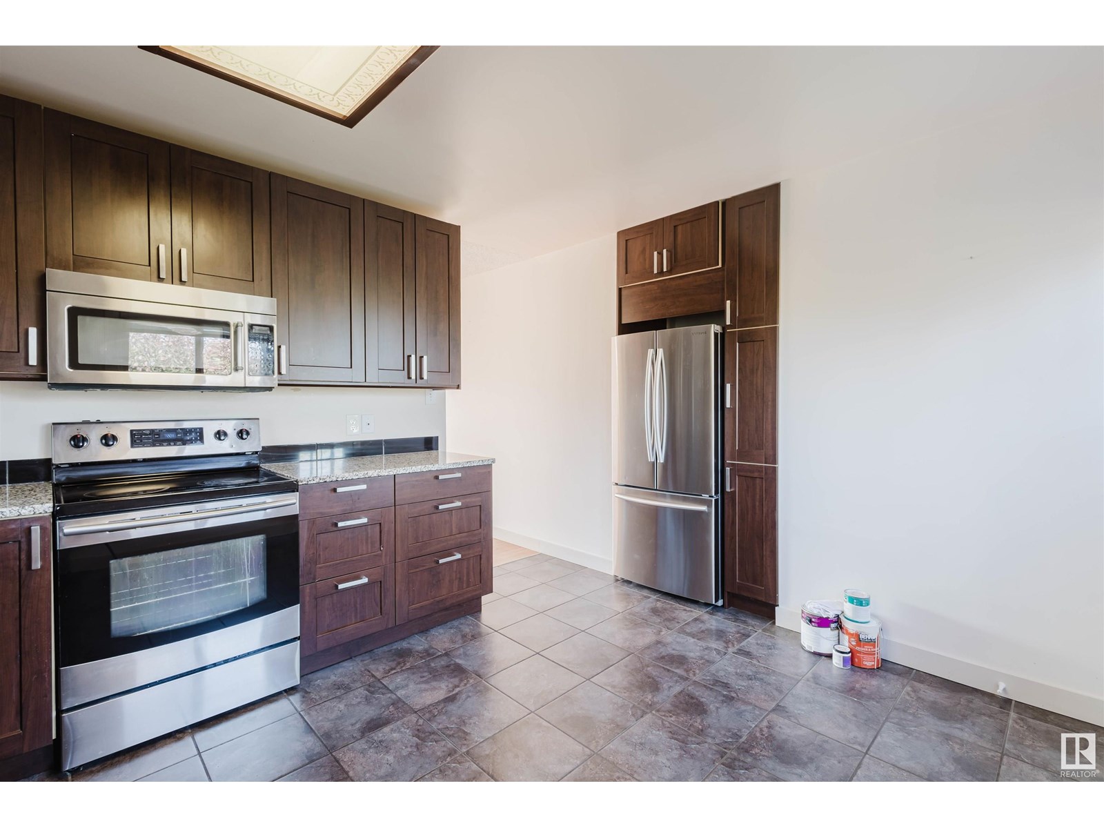 Photo 11 of 1917 108 St Nw, Edmonton AB