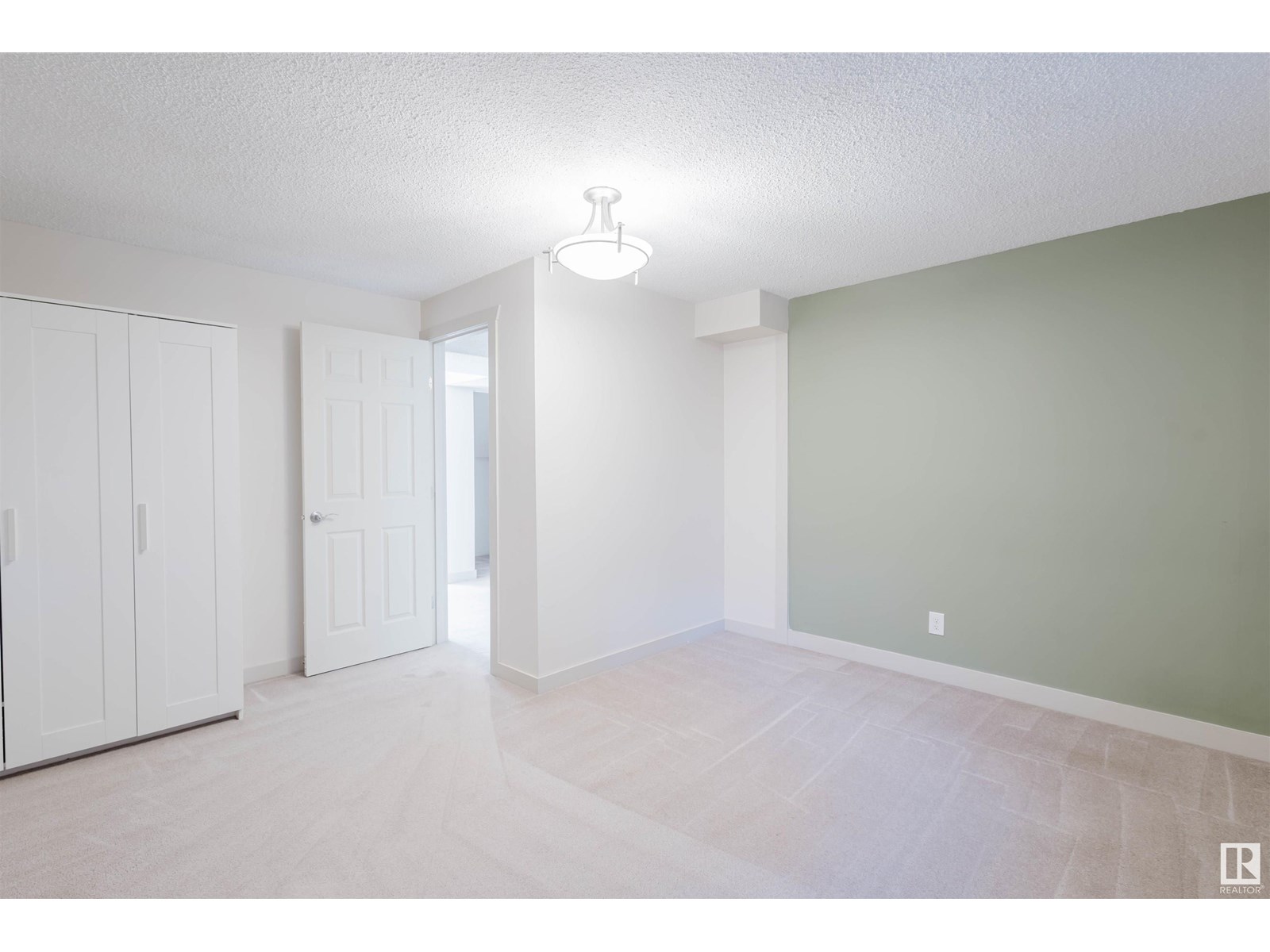 Photo 27 of 1917 108 St Nw, Edmonton AB