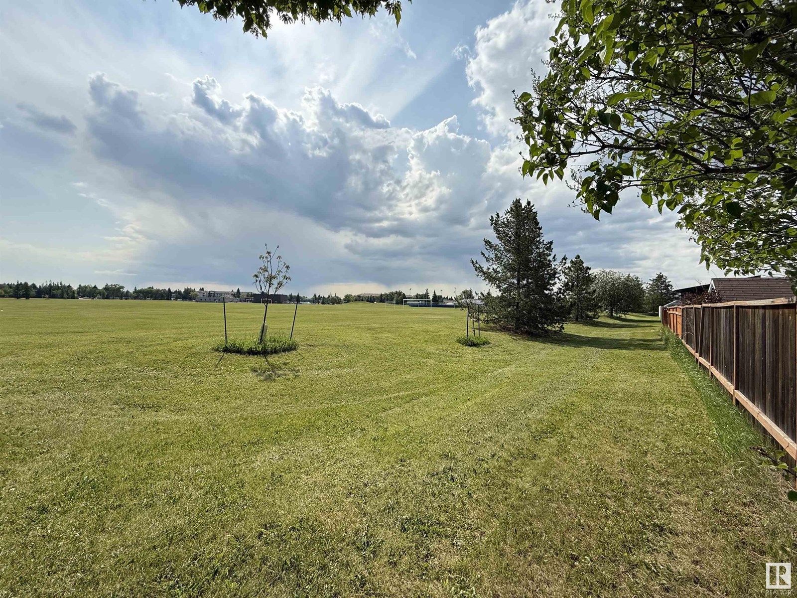 Photo 37 of 1917 108 St Nw, Edmonton AB