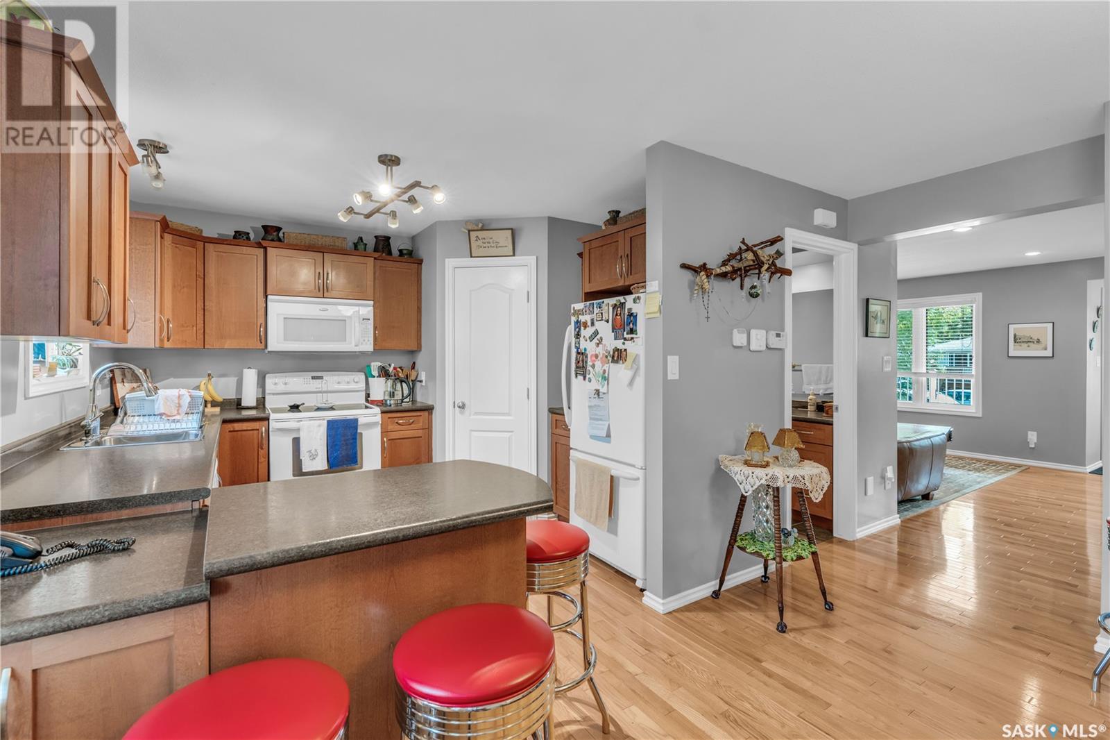 Single Family House 2 Level for Sale in  F AVENUE N Saskatoon 