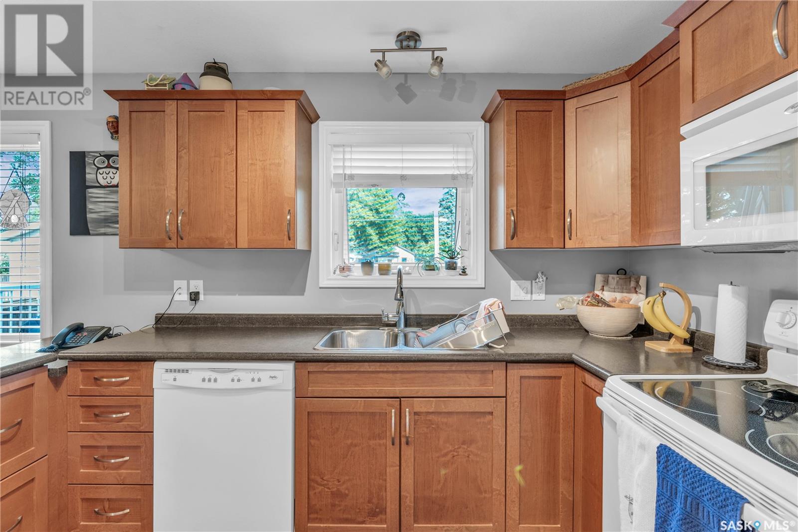 Single Family House 2 Level for Sale in  F AVENUE N Saskatoon 