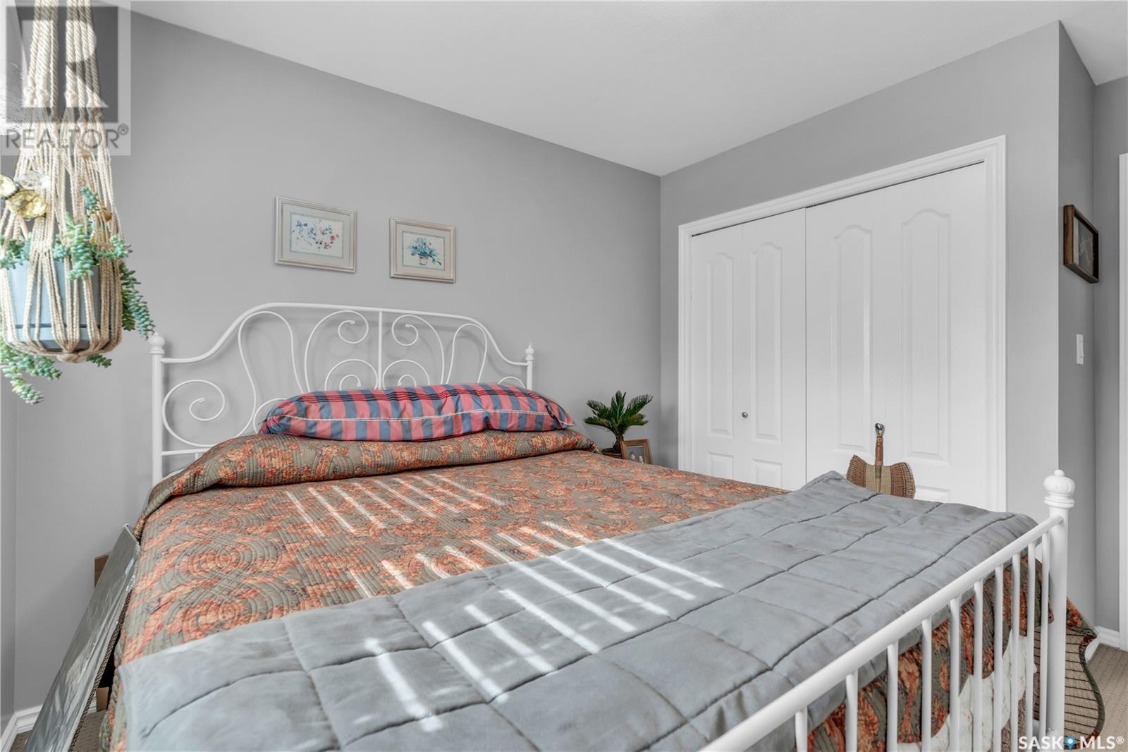 Single Family House 2 Level for Sale in  F AVENUE N Saskatoon 