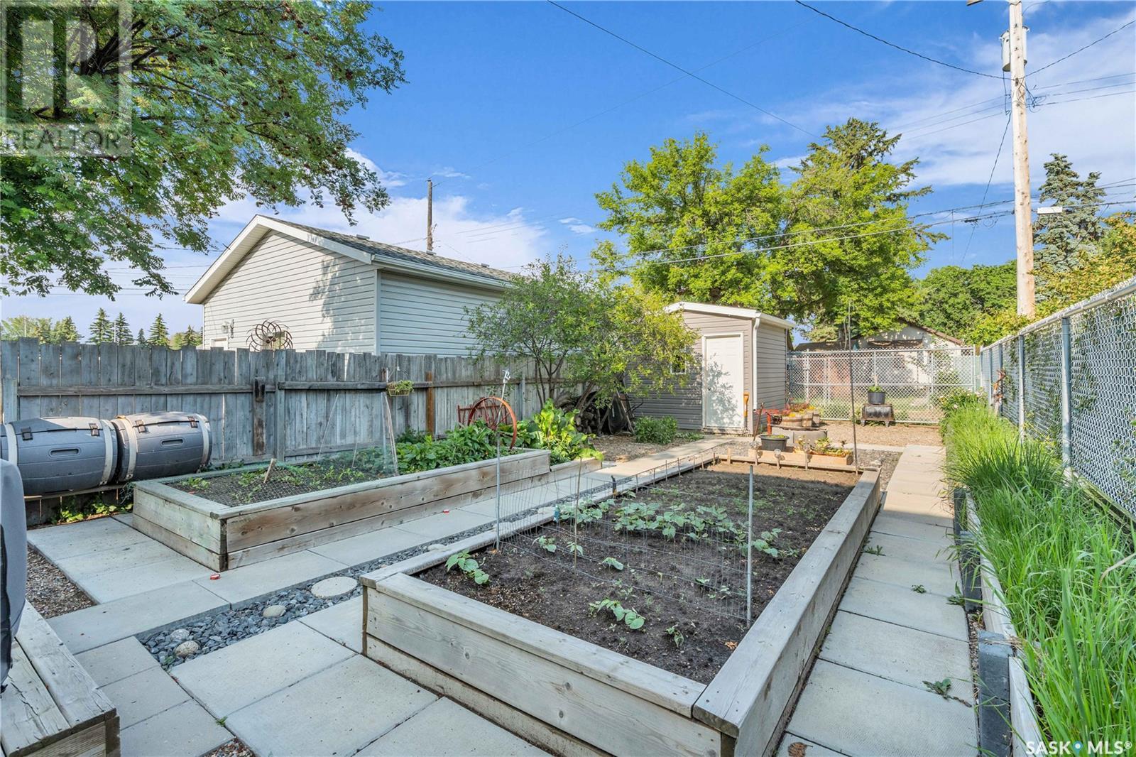 Single Family House 2 Level for Sale in  F AVENUE N Saskatoon 