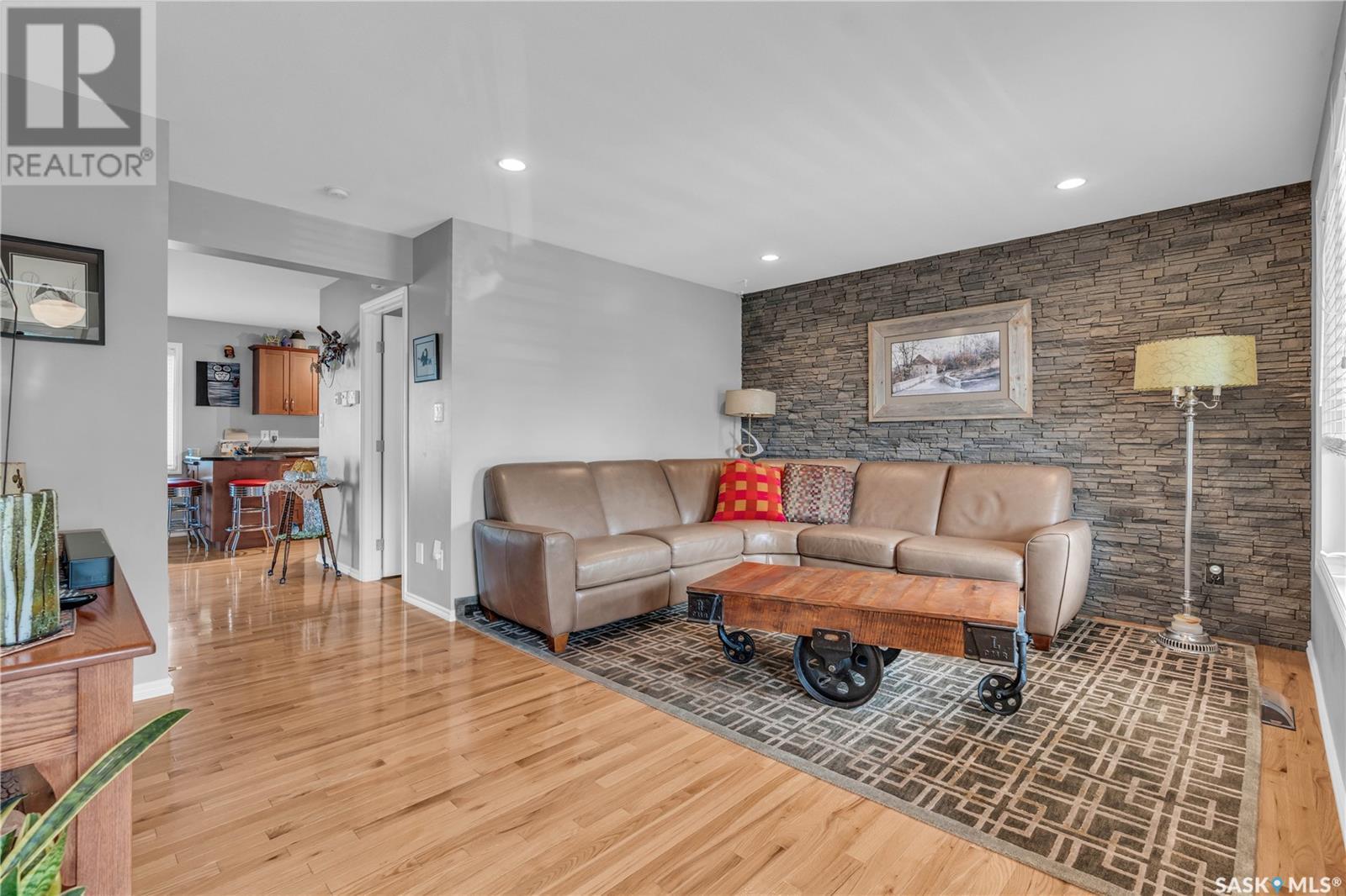 Single Family House 2 Level for Sale in  F AVENUE N Saskatoon 