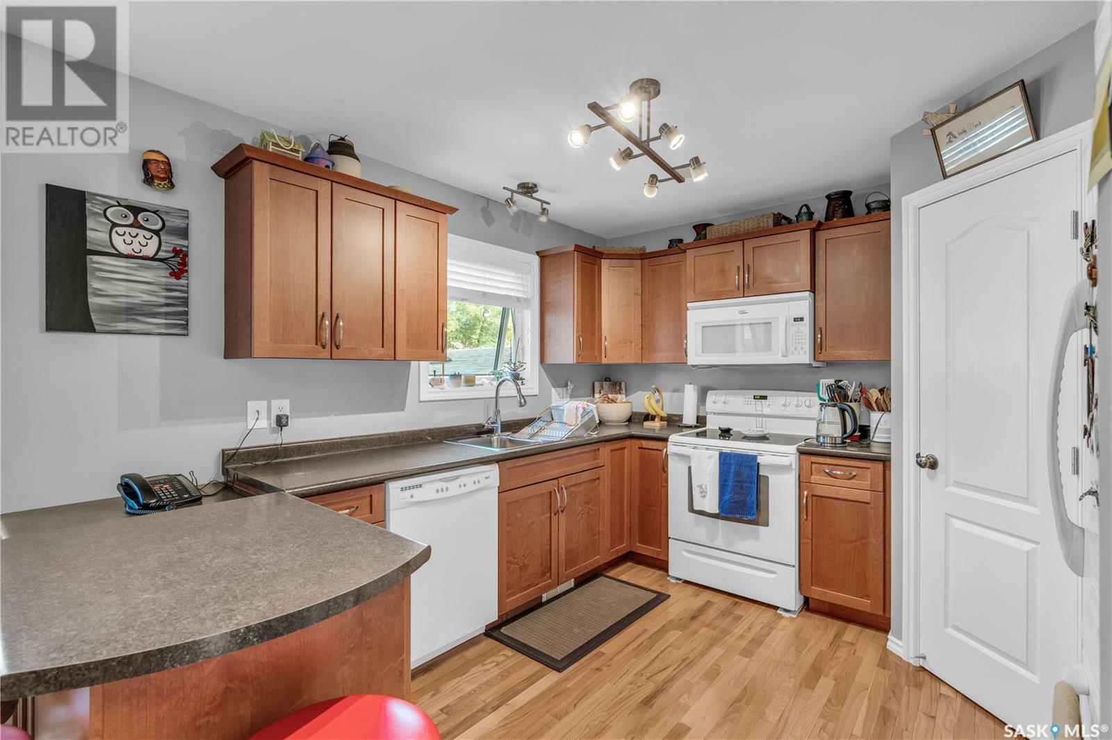 Single Family House 2 Level for Sale in  F AVENUE N Saskatoon 