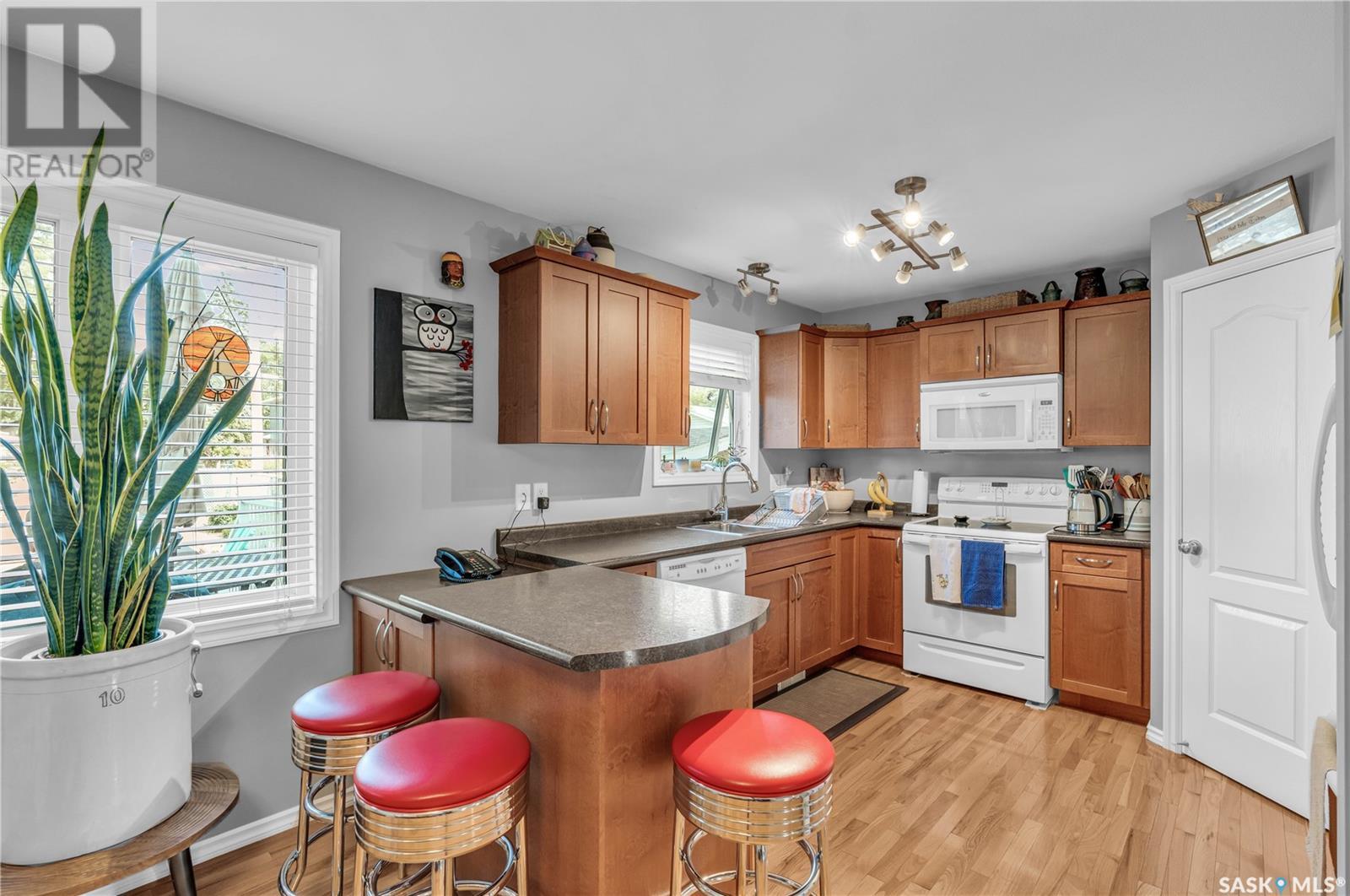 Single Family House 2 Level for Sale in  F AVENUE N Saskatoon 