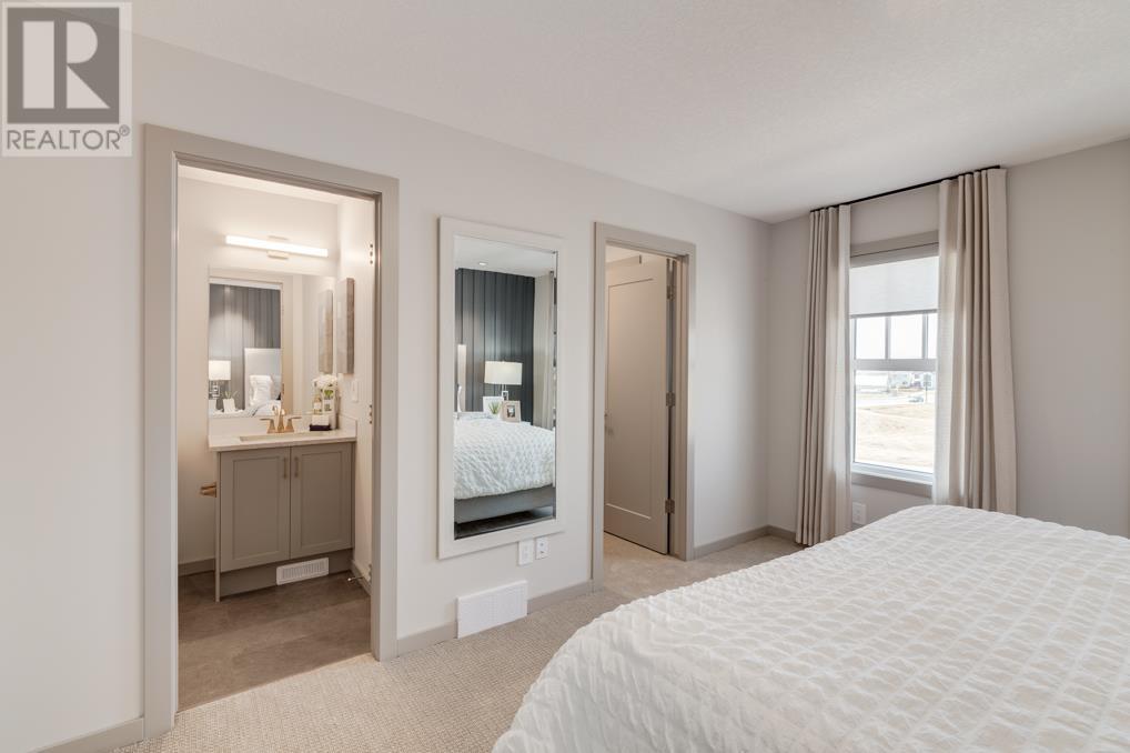 Single Family House for Sale in  Starling Boulevard NW Moraine Calgary 