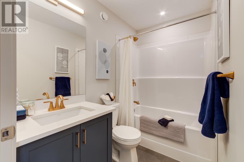 Single Family House for Sale in  Starling Boulevard NW Moraine Calgary 