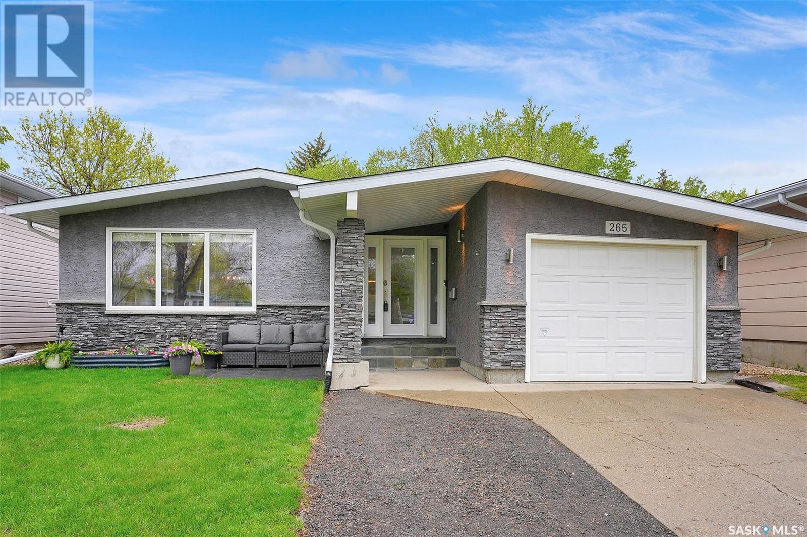 Single Family House Bungalow for Sale in  Habkirk DRIVE Regina 