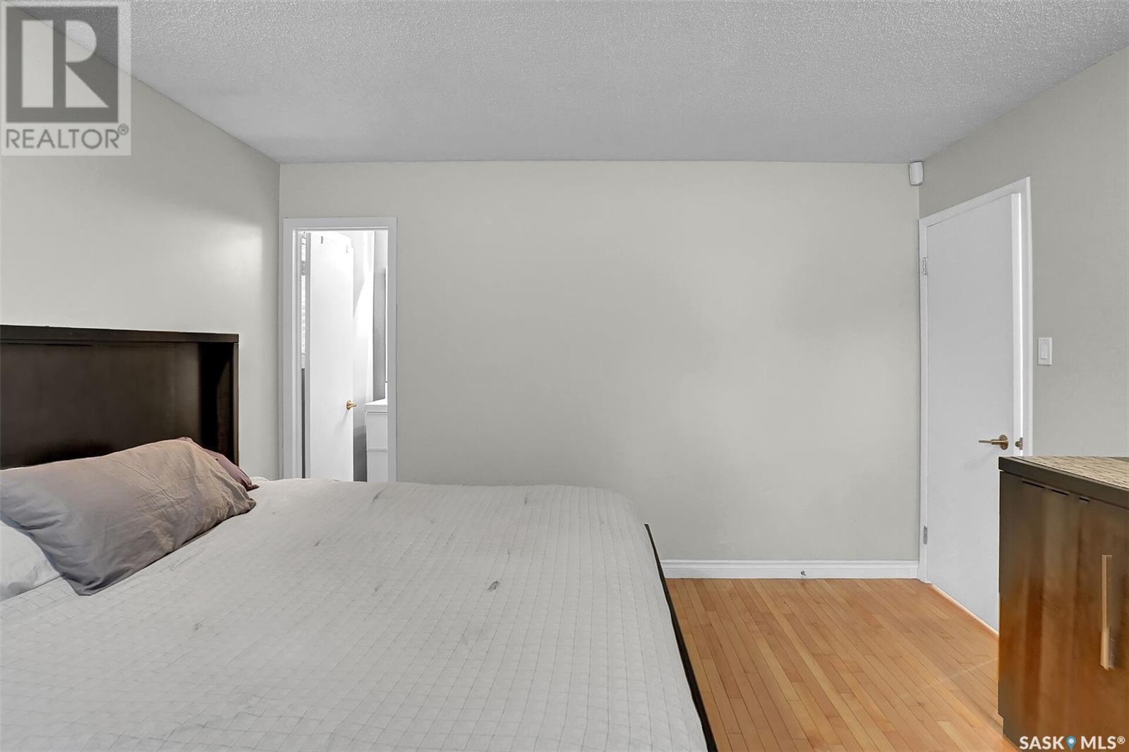 Single Family House Bungalow for Sale in  Habkirk DRIVE Regina 