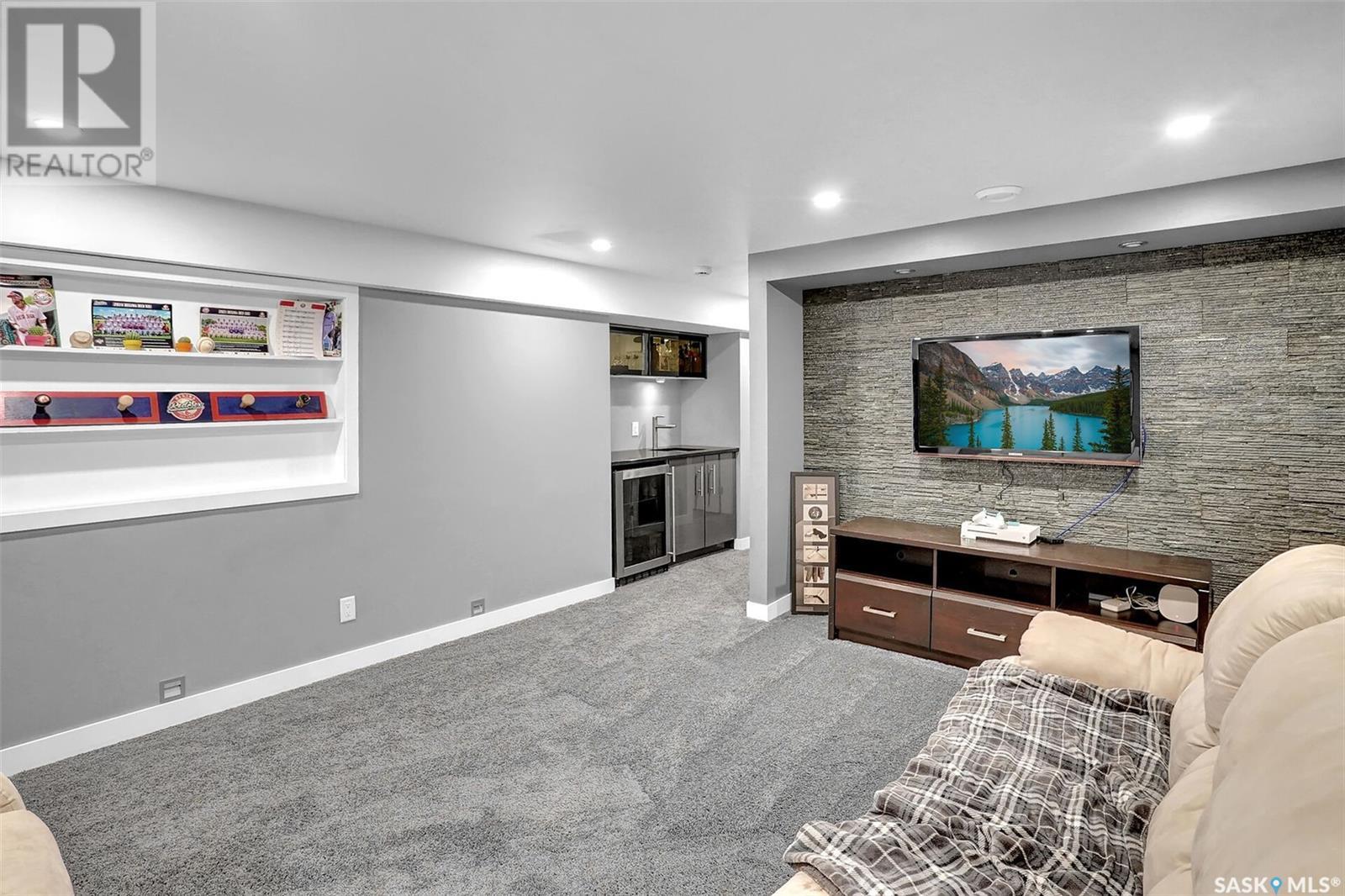 Single Family House Bungalow for Sale in  Habkirk DRIVE Regina 