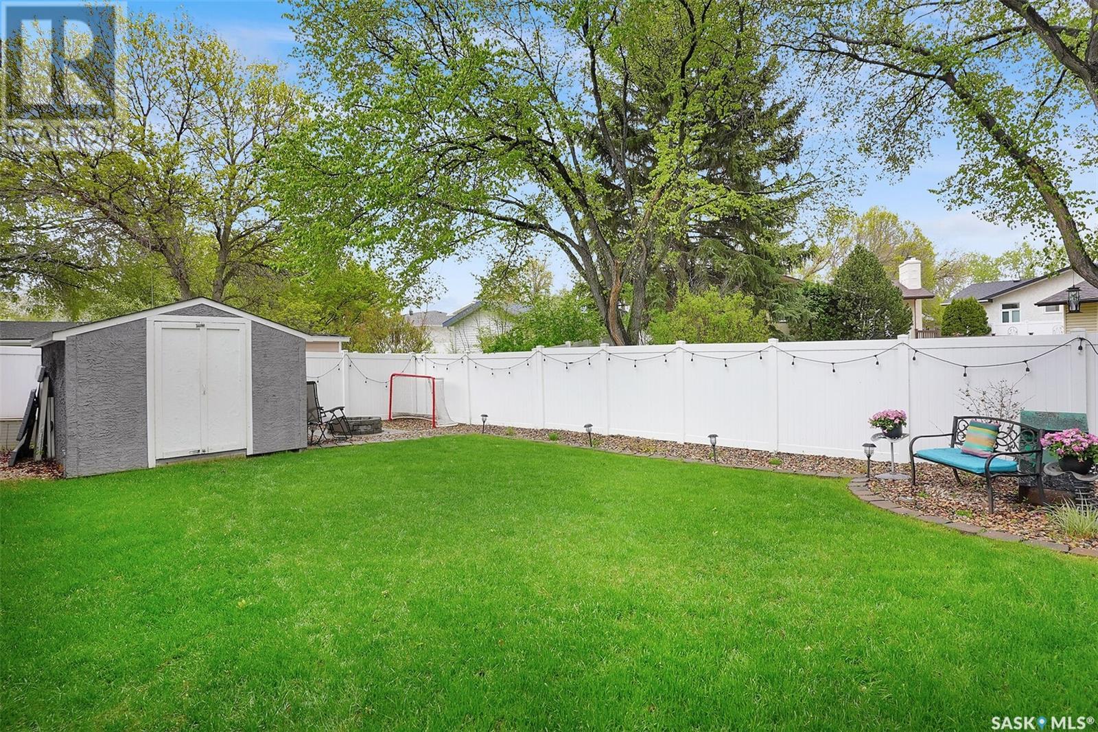 Single Family House Bungalow for Sale in  Habkirk DRIVE Regina 
