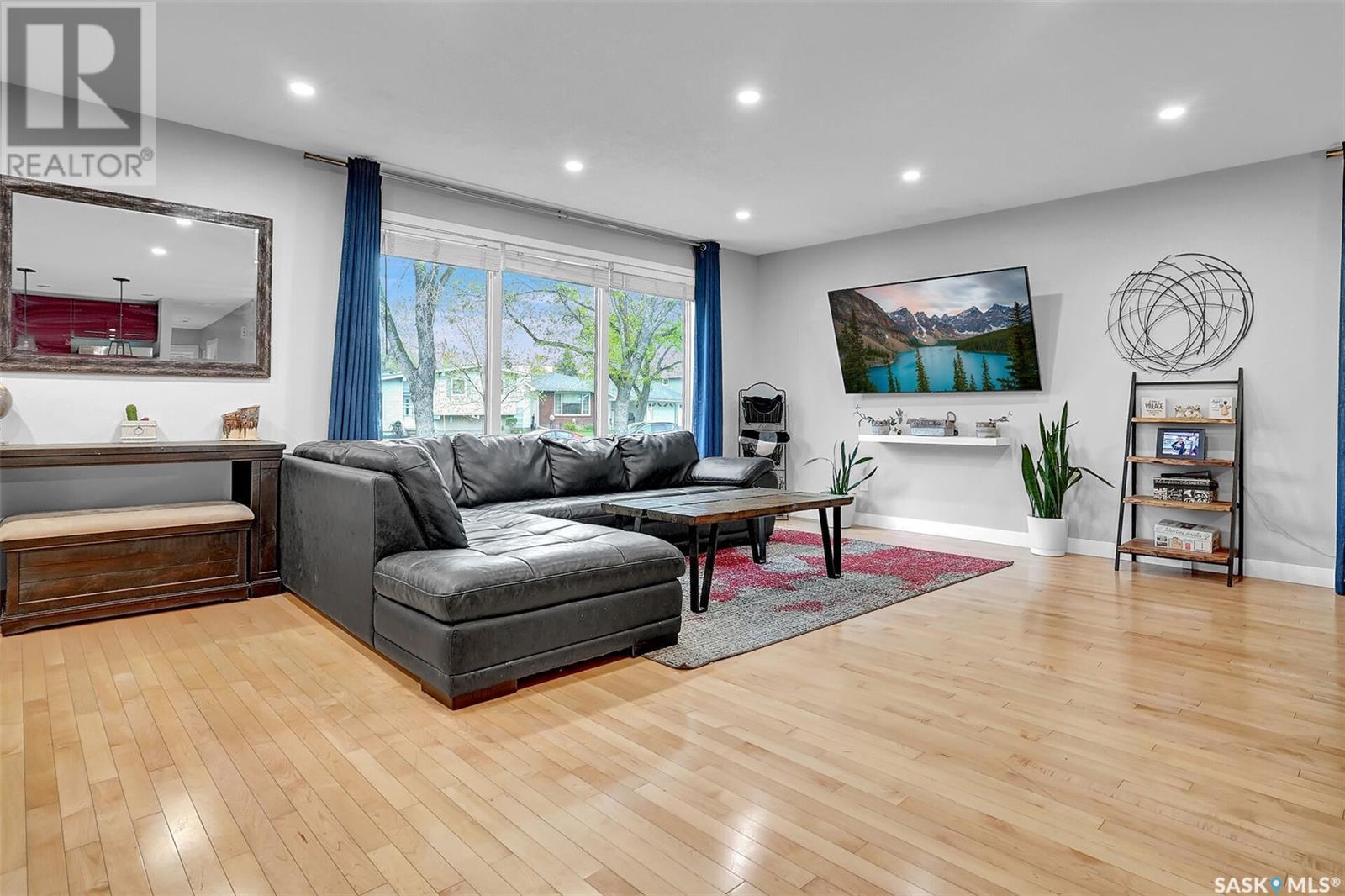 Single Family House Bungalow for Sale in  Habkirk DRIVE Regina 
