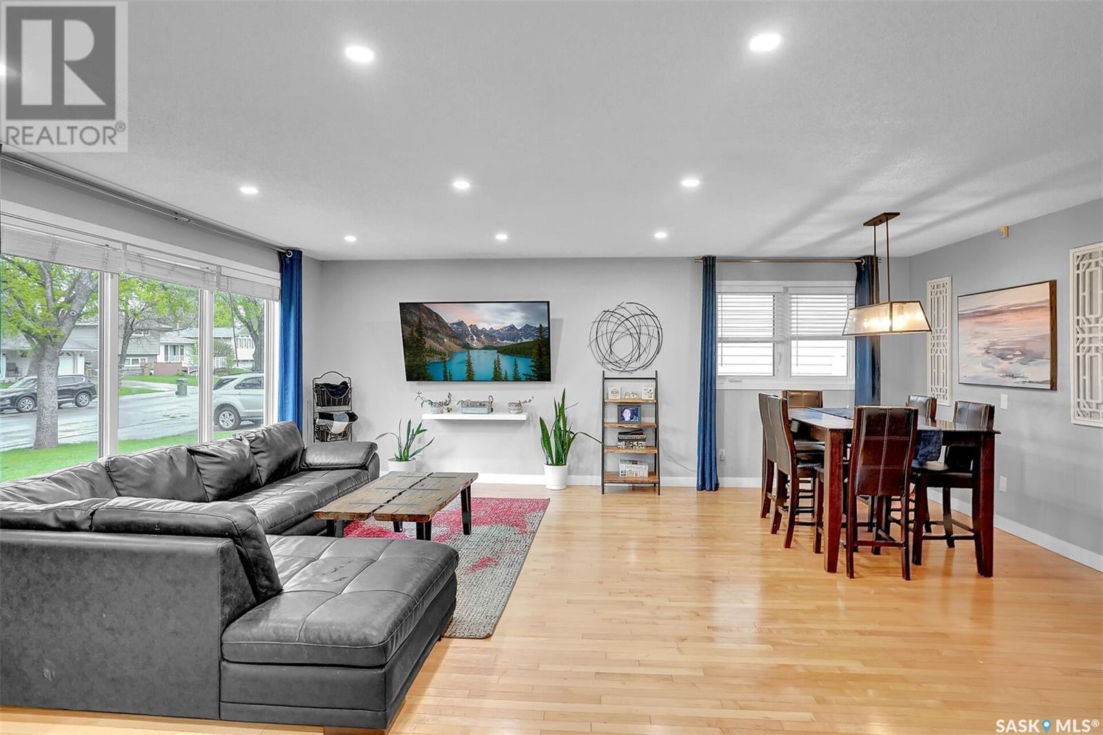 Single Family House Bungalow for Sale in  Habkirk DRIVE Regina 