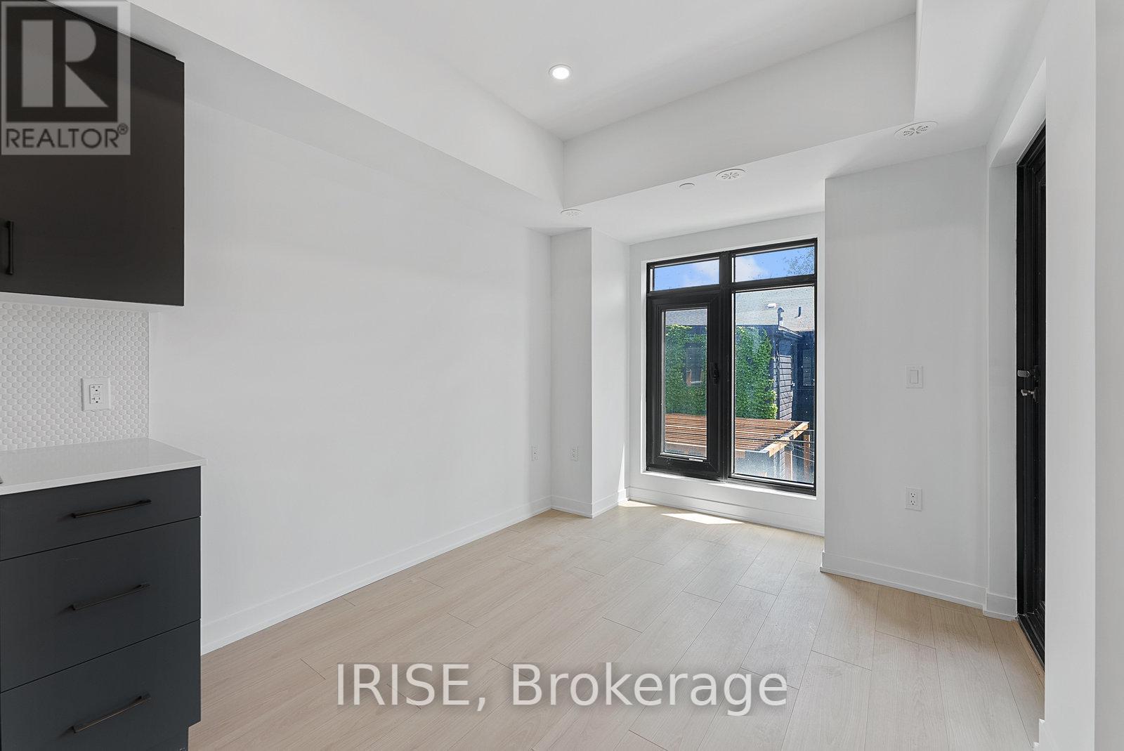 Photo 14 of 202 485 Logan Avenue, Toronto ON