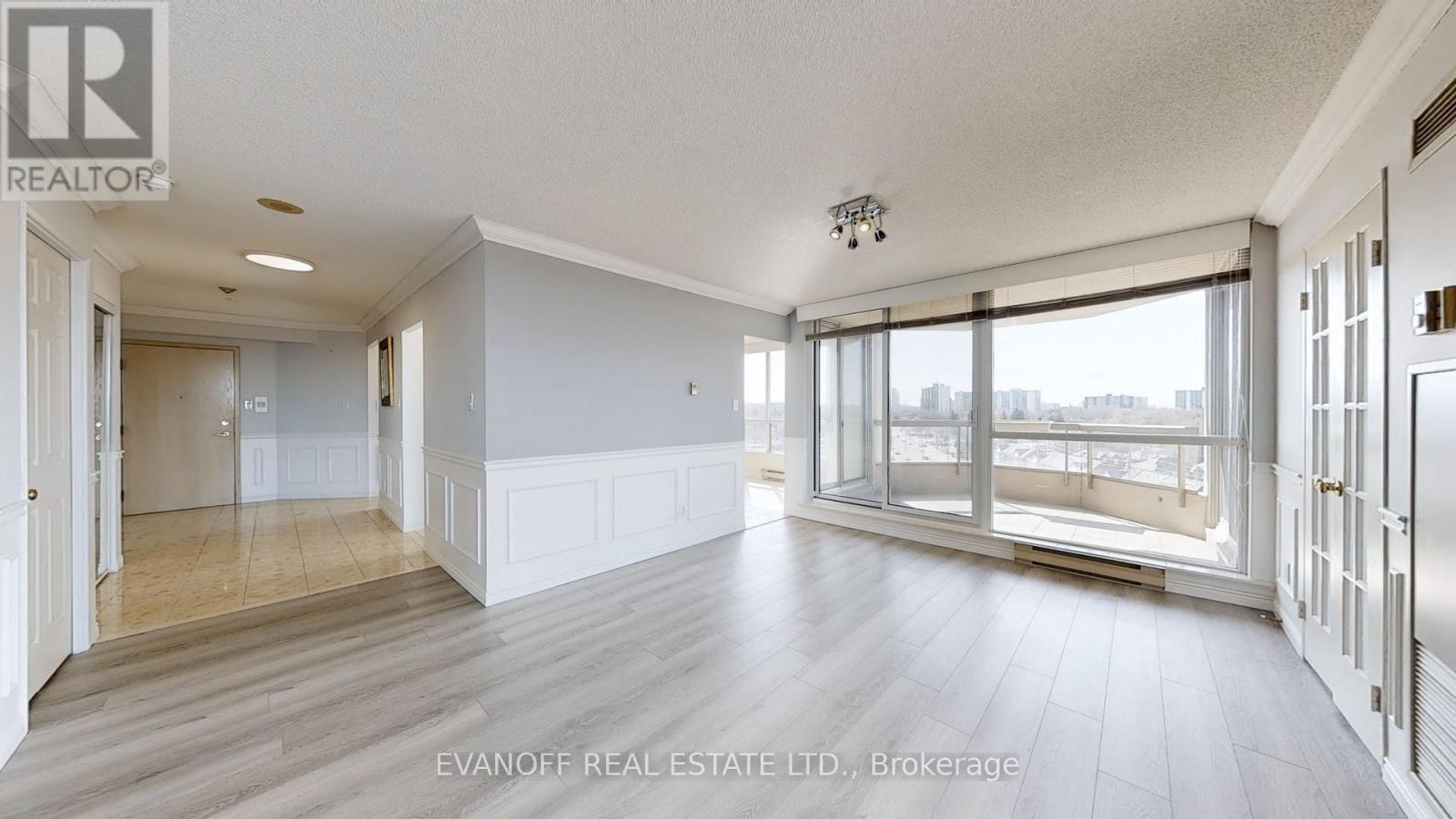 Photo 10 of 1030 10 Guildwood Parkway, Toronto ON