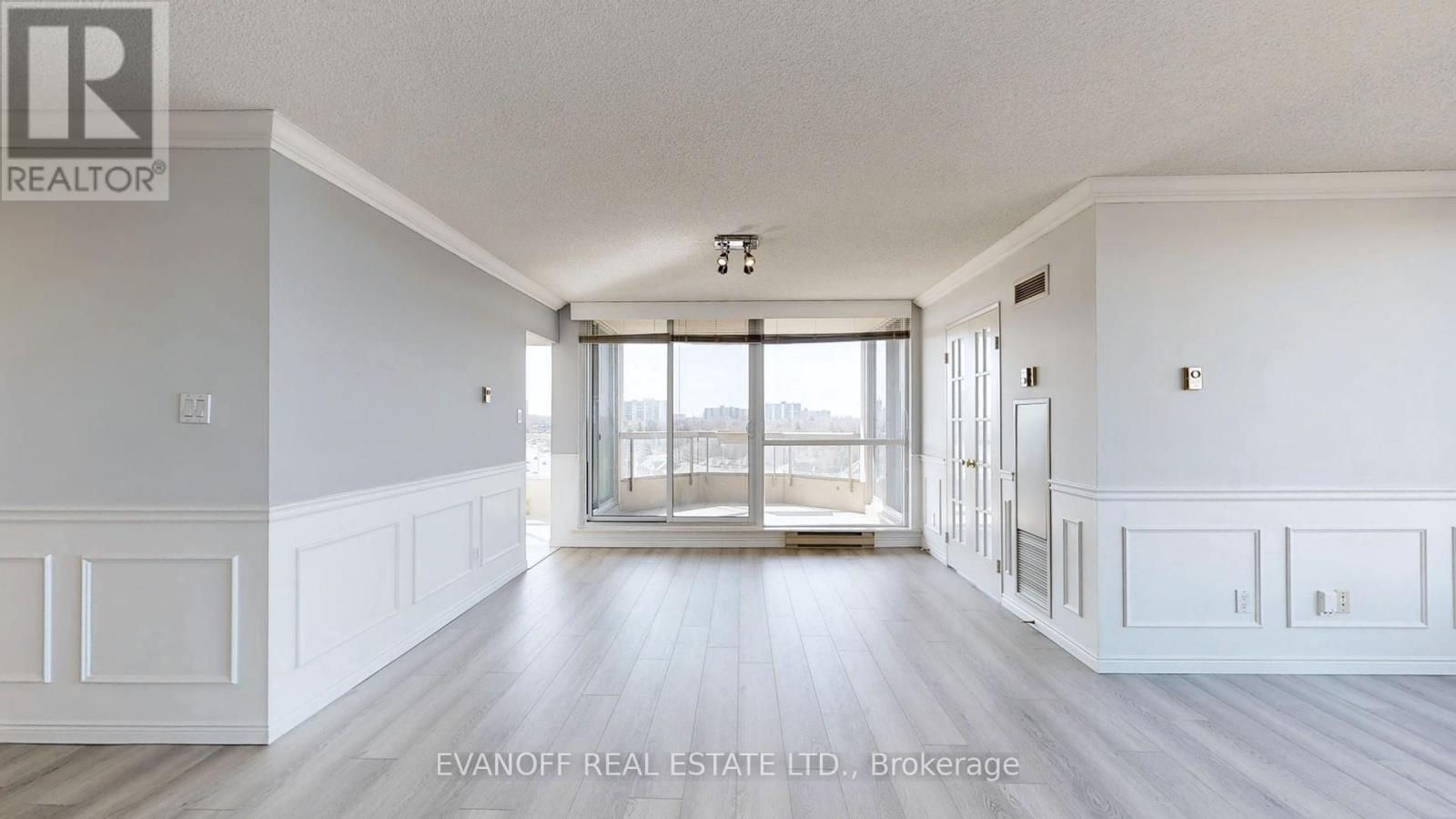 Photo 15 of 1030 10 Guildwood Parkway, Toronto ON