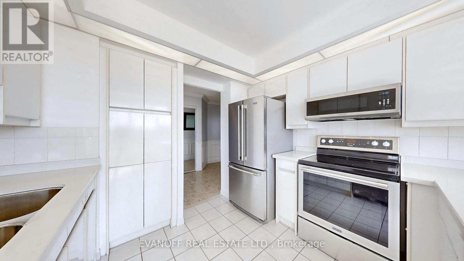 Photo 23 of 1030 10 Guildwood Parkway, Toronto ON