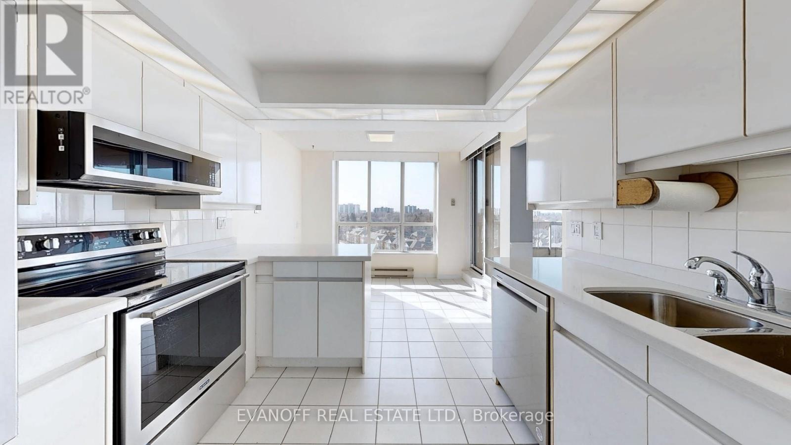 Photo 24 of 1030 10 Guildwood Parkway, Toronto ON