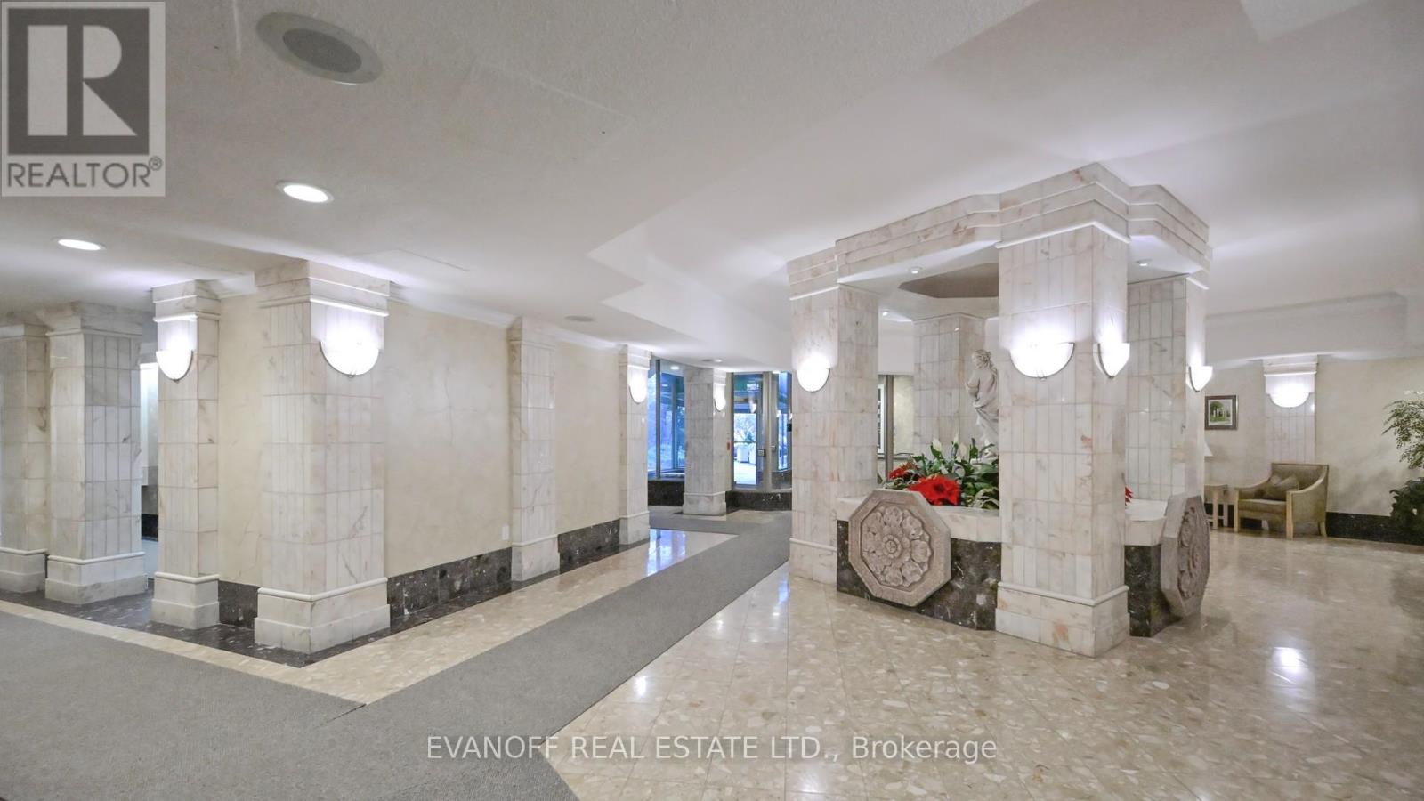 Photo 3 of 1030 10 Guildwood Parkway, Toronto ON