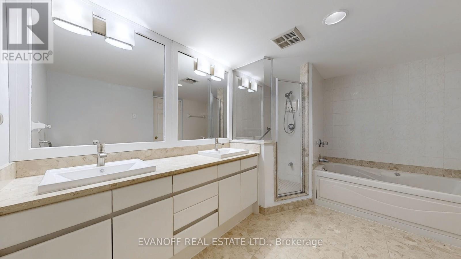 Photo 32 of 1030 10 Guildwood Parkway, Toronto ON