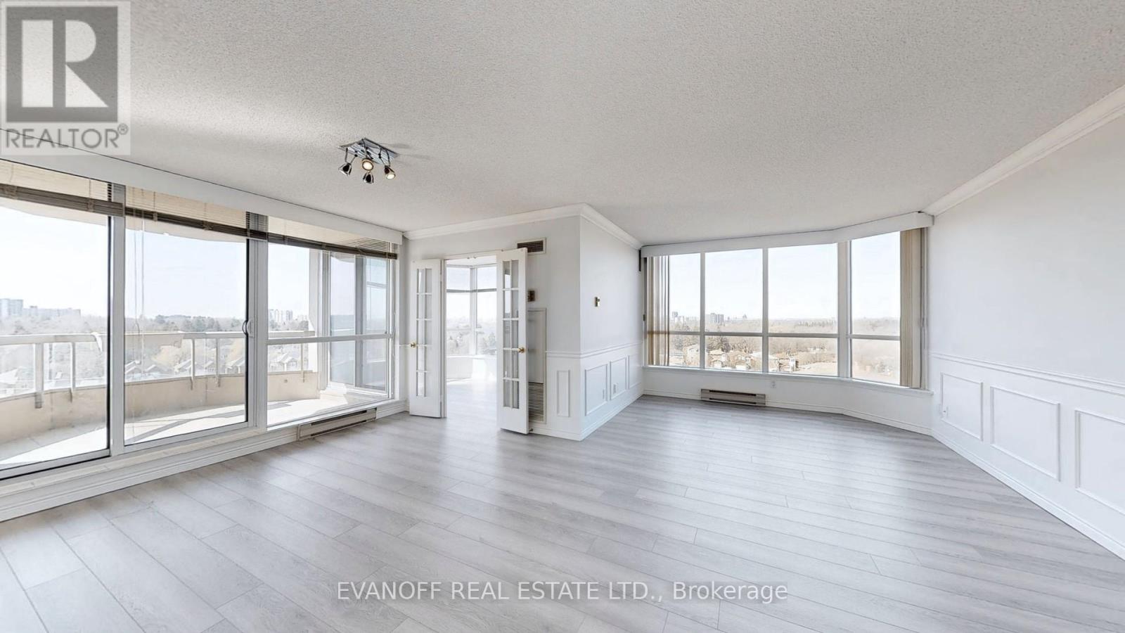 Photo 8 of 1030 10 Guildwood Parkway, Toronto ON
