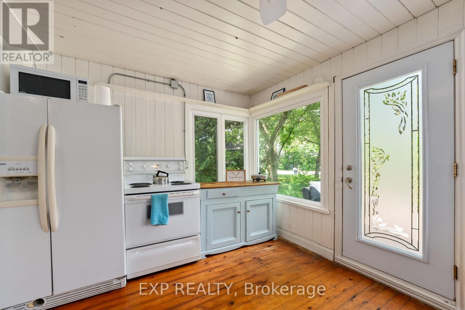Photo 21 of 21 Lake Drive E, Georgina ON