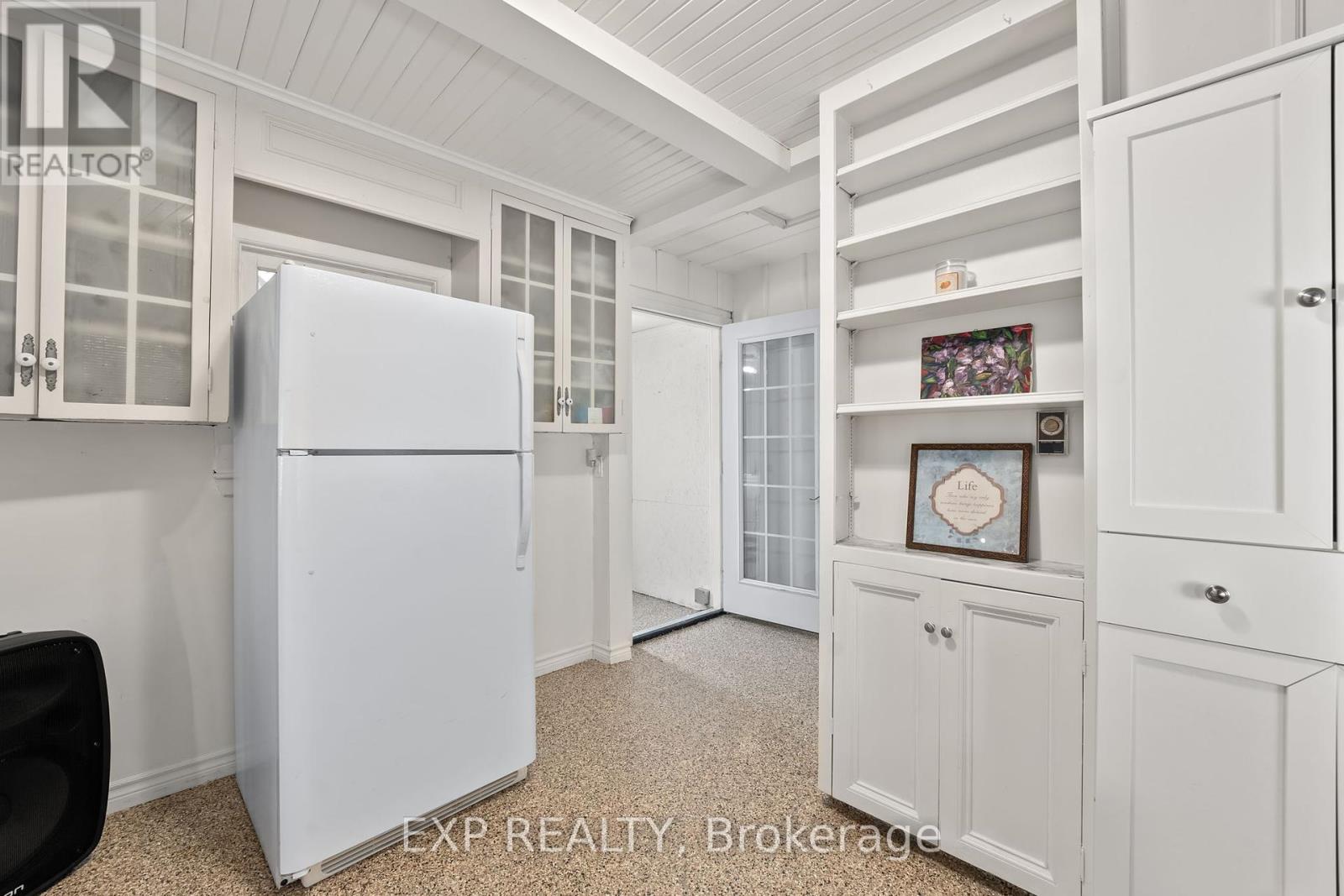 Photo 18 of 21 Lake Drive E, Georgina ON