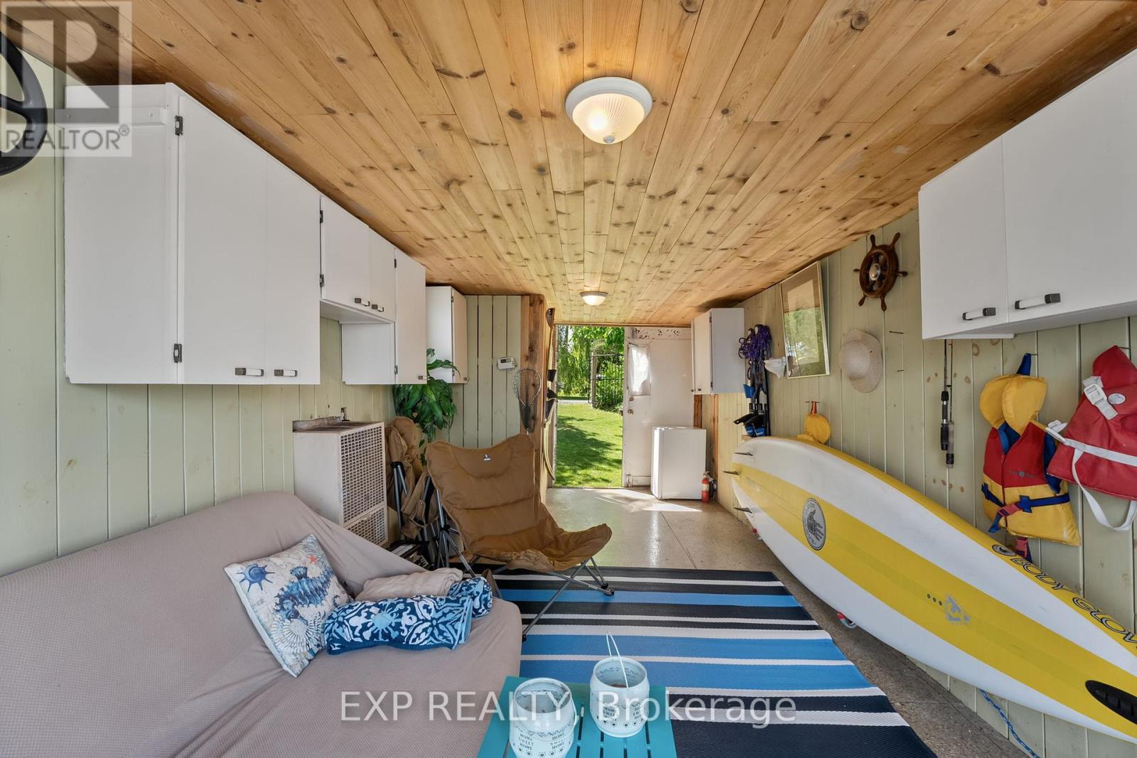 Photo 27 of 21 Lake Drive E, Georgina ON