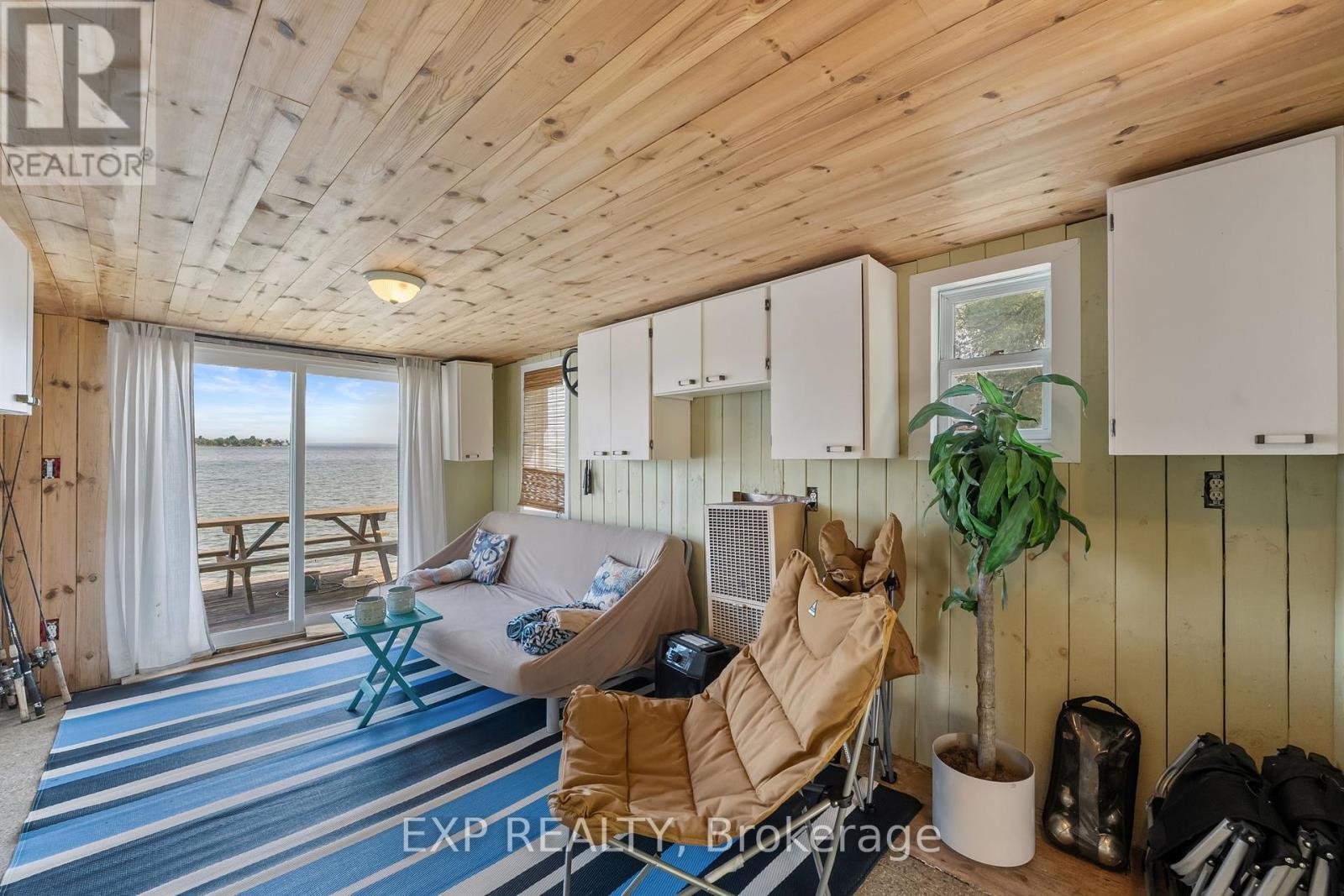 Photo 39 of 21 Lake Drive E, Georgina ON
