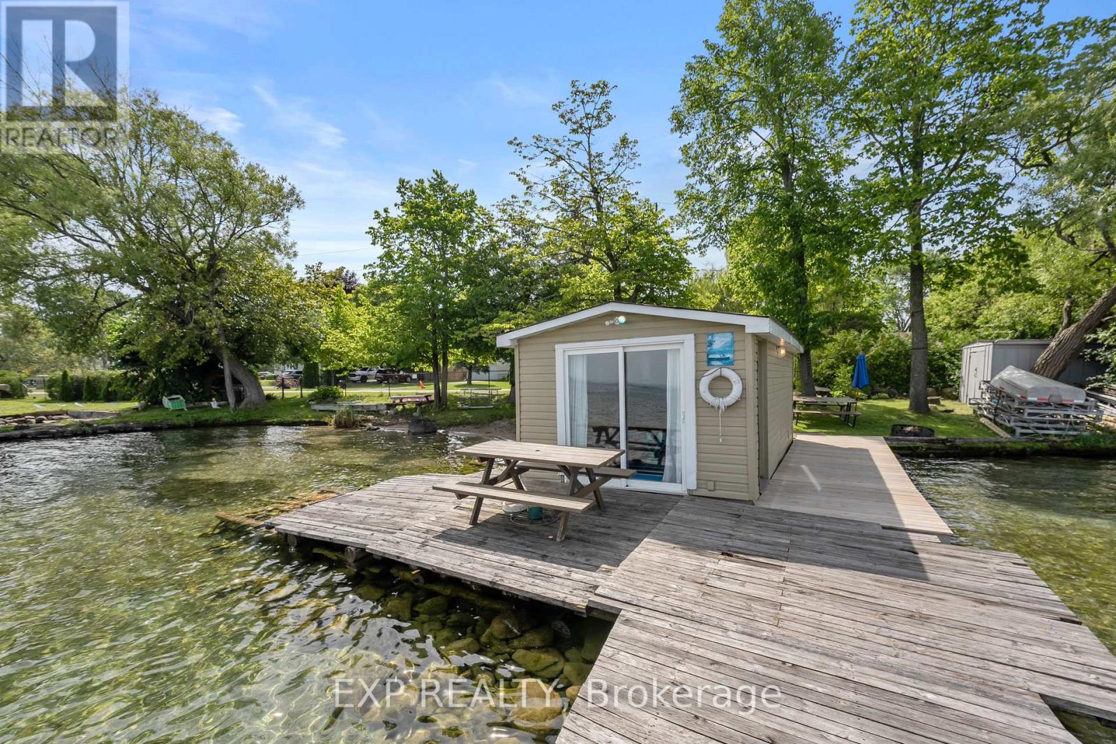 Photo 20 of 21 Lake Drive E, Georgina ON