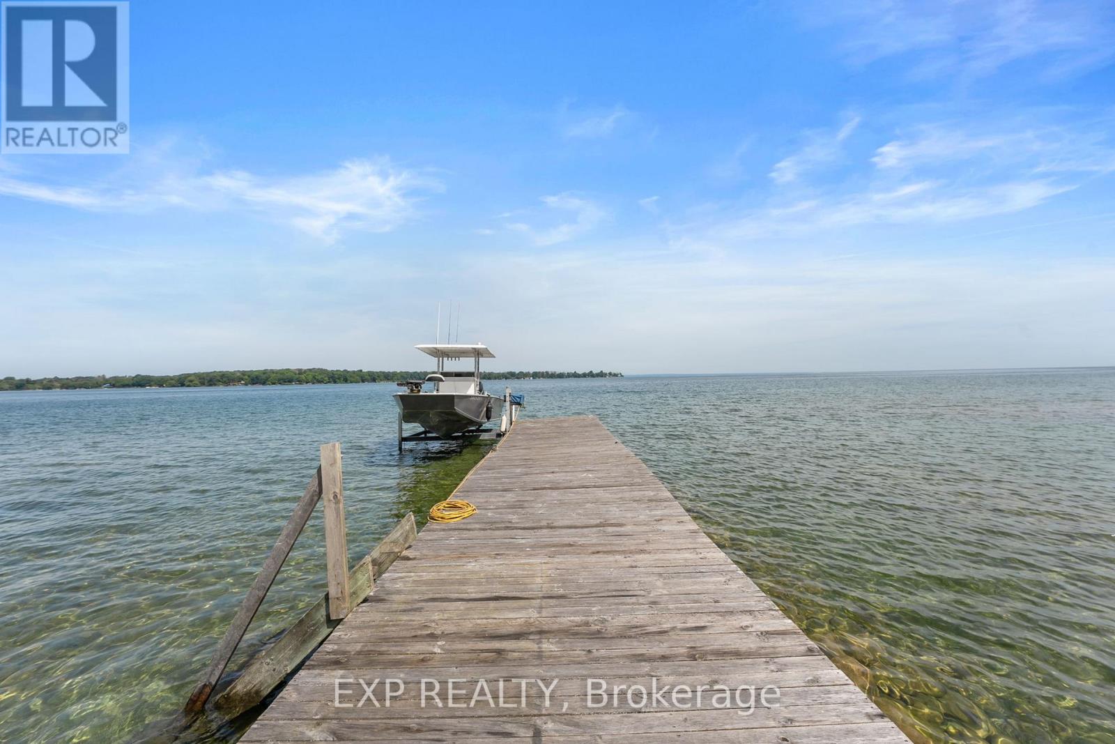 Photo 14 of 21 Lake Drive E, Georgina ON