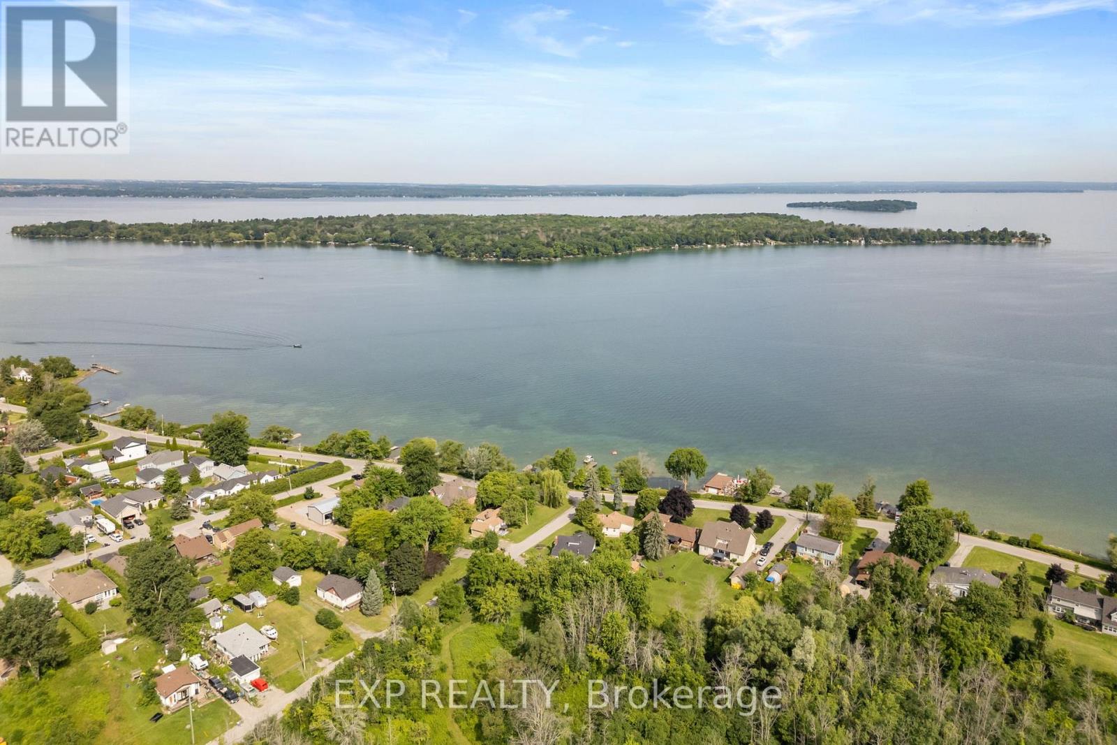 Photo 2 of 21 Lake Drive E, Georgina ON