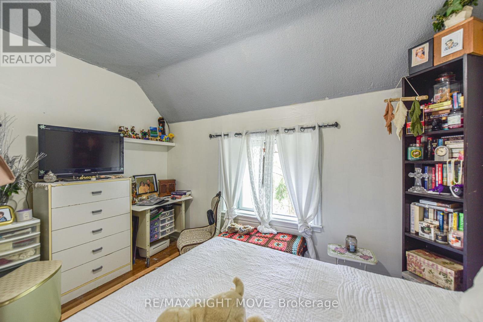 Photo 26 of 50 Albert Street N, Orillia ON