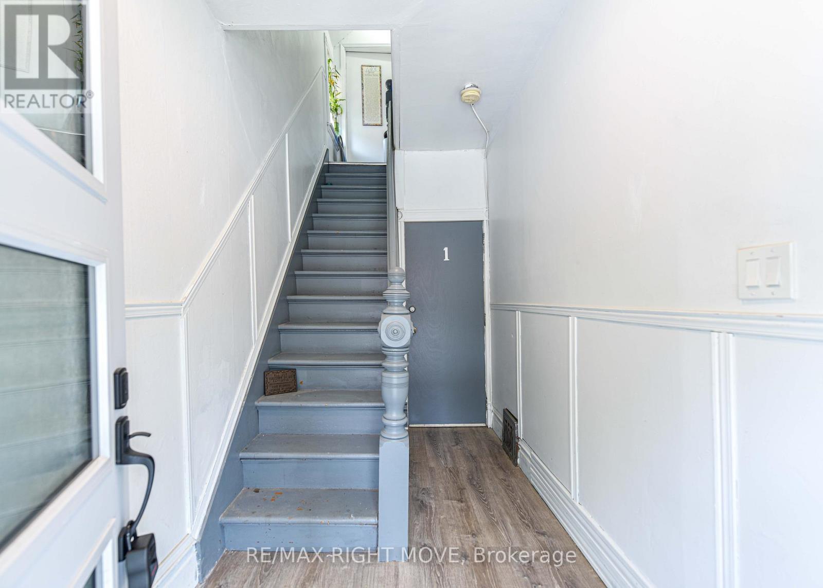 Photo 20 of 50 Albert Street N, Orillia ON