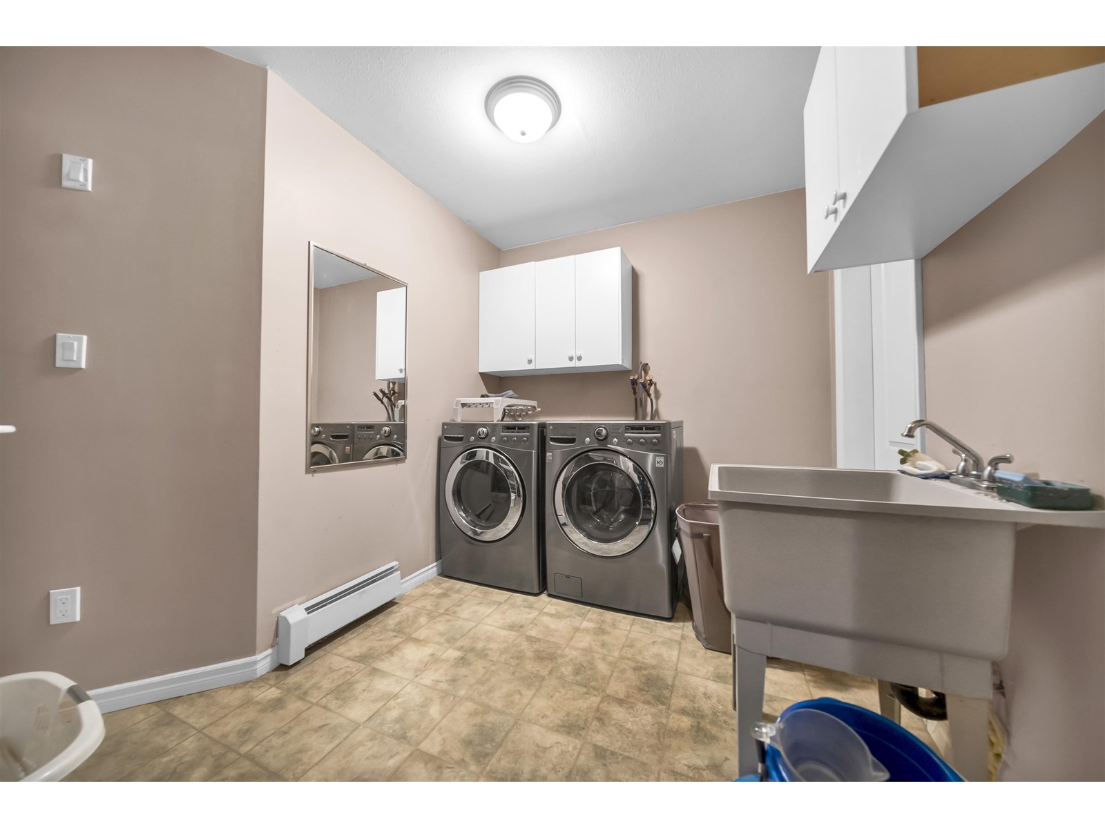 Photo 37 of 8358 144 Street, Surrey BC