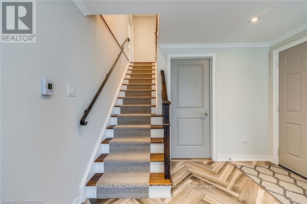 Photo 29 of 4306 Lakeshore Road, Burlington ON
