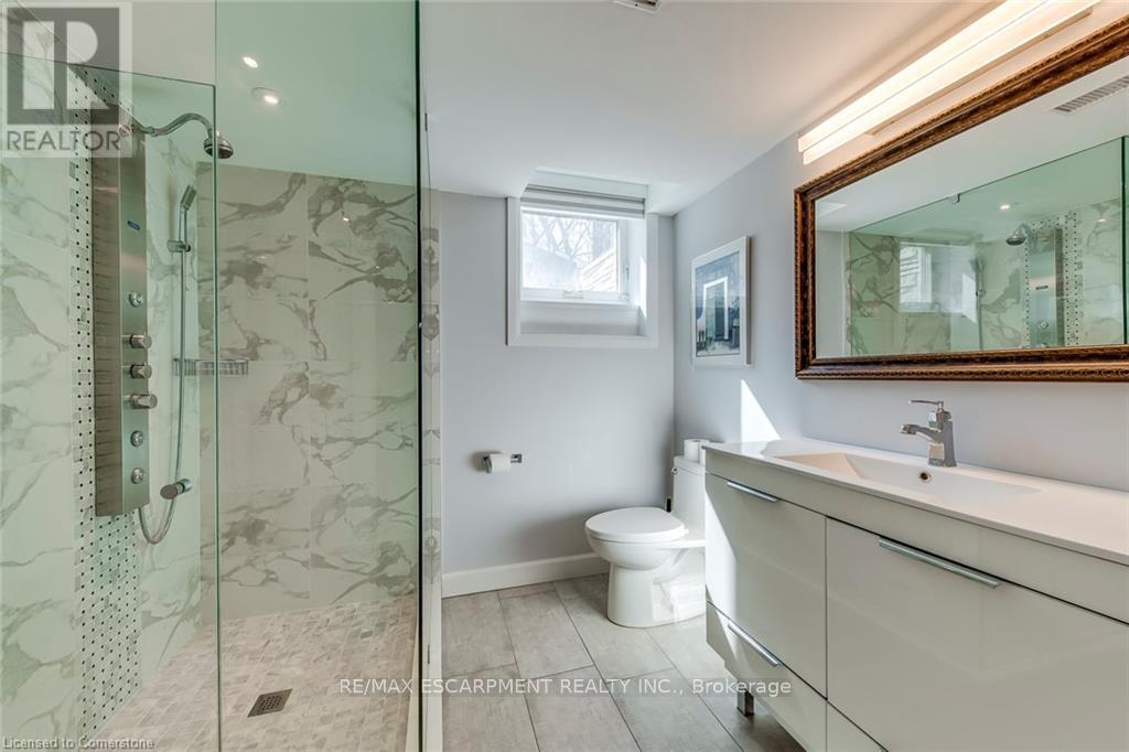 Photo 39 of 4306 Lakeshore Road, Burlington ON